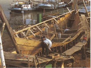 De replica van de Kamperhandelskogge in aanbouw op de scheepswerf te Kampen