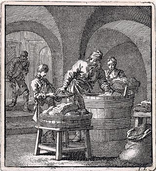 Mannen stoppen stukken vlees en zout in een vat, Jan Luyken, 1711.Rijksmuseum.