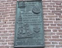 Plaquette op de Schreierstoren herinnert aan Hudson