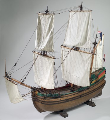 Fluitschip scheepsmodel van 1595. Gemaakt door J.Vos.