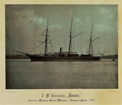 Zr Ms Schroefstoomschip 4de klasse Bonaire, Foto Ed. Radermacher, 1877.Rijksmuseum.