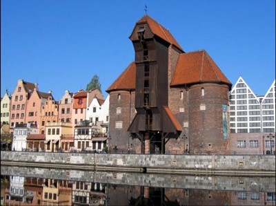 </b><b>Gdank (Danzig). Het graat gebouw is een kraan voor het graan in schepen te laden</b><b>