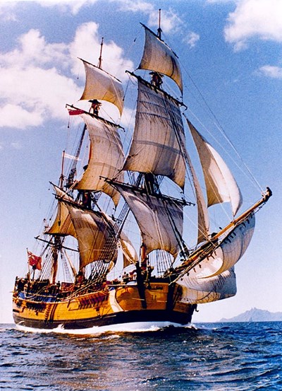 De replica van de Endeavour het schip van James Cook  van 1728